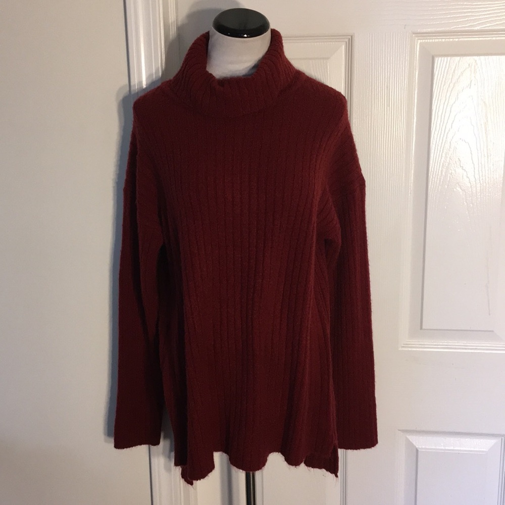 Stitches & Stripes Ribbed Hi-Lo Pu…